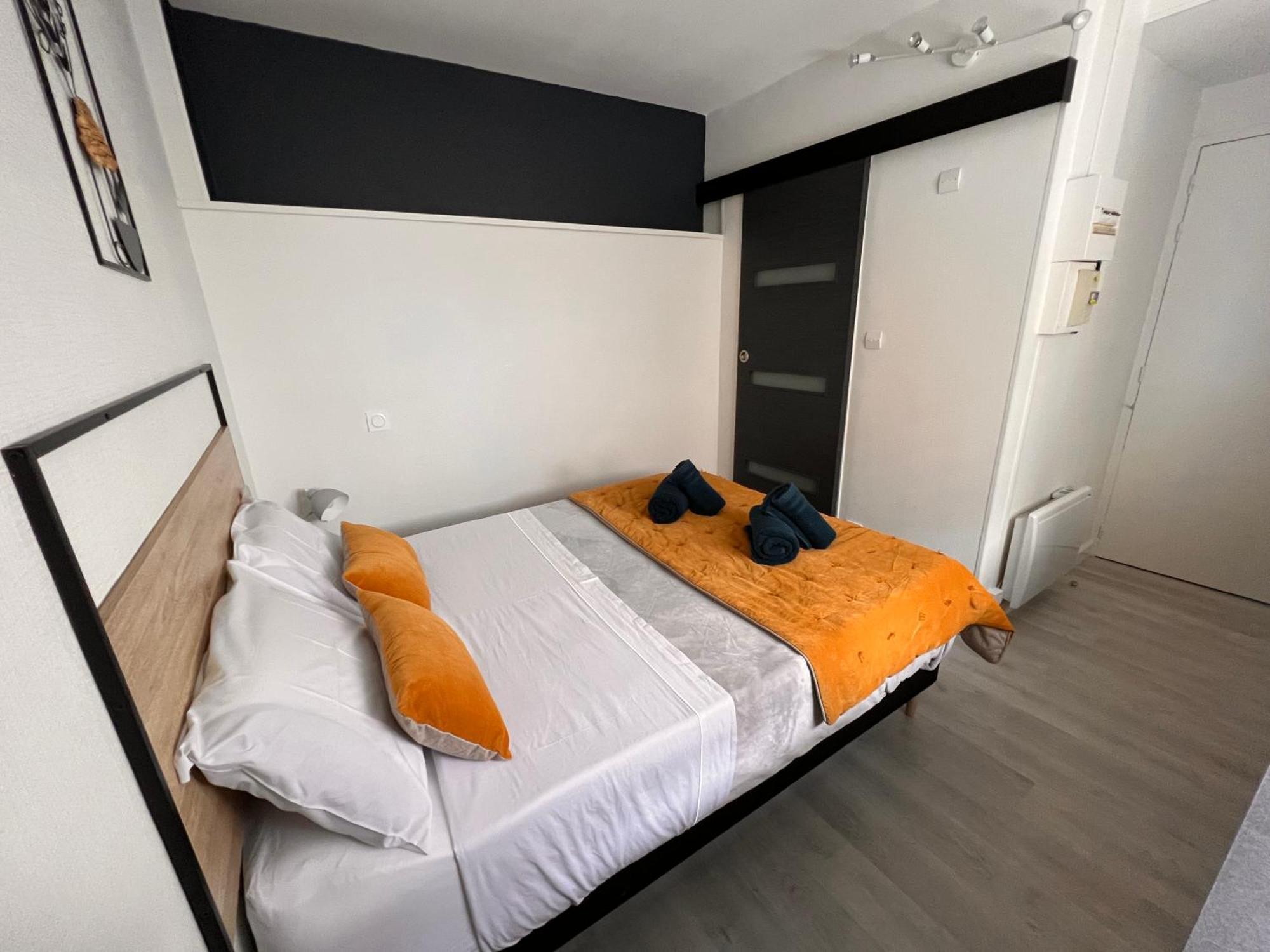 Lysbed - Desjardins Appartement Angers Buitenkant foto